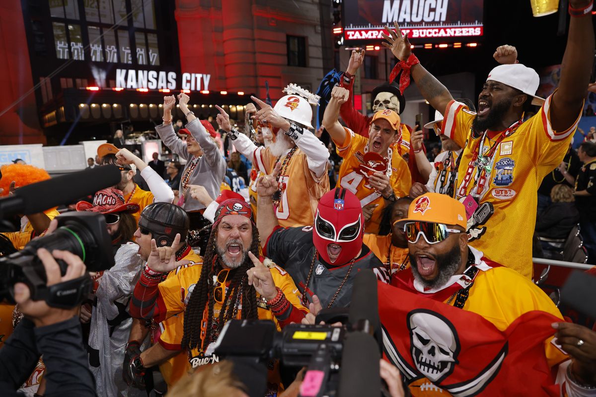 32チームすべてのファンが楽しめるNFLドラフトは、ある意味でスーパーボウルを超えた「お祭り」と言ってよい＝Getty Images