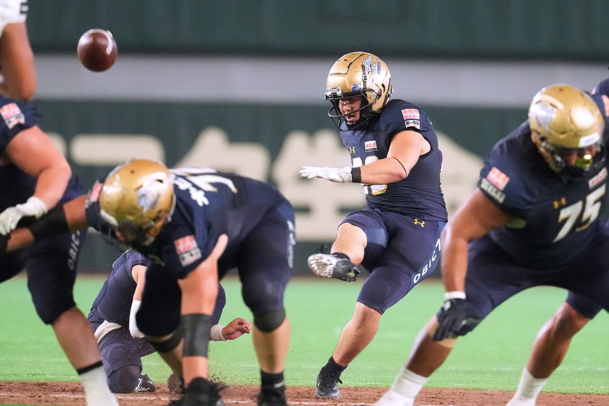 Xプレミア開幕戦【パナソニックvsオービック】4Q、FGを狙うオービック島田＝撮影:小座野容斉