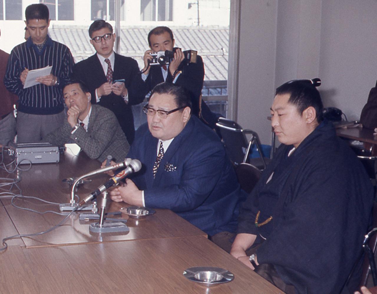 私の 奇跡の一枚 連載67 栃錦は決して立ち合いを 乱してなんかいない mスポーツ ベースボール マガジン社