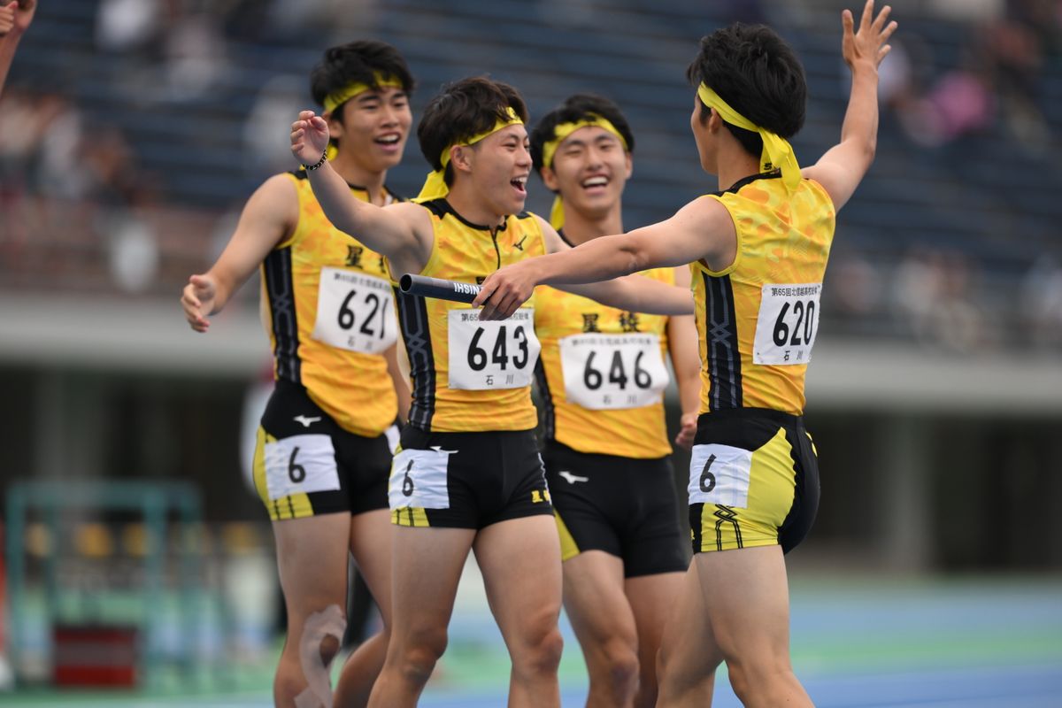 ４×400ｍRは準決勝、決勝の２レースに出走。共に３走を担い、決勝では３分17秒15で北信越優勝に貢献した（写真／黒崎雅久）