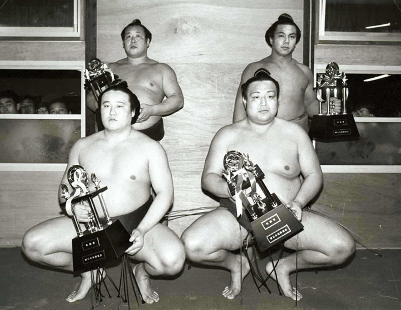 稀少！相撲番付　関脇千代の富士　大関貴ノ花　横綱若乃花　横綱輪島 稀少！相撲番付 関脇千代の富士 大関貴ノ花 横綱若乃花 横綱輪島