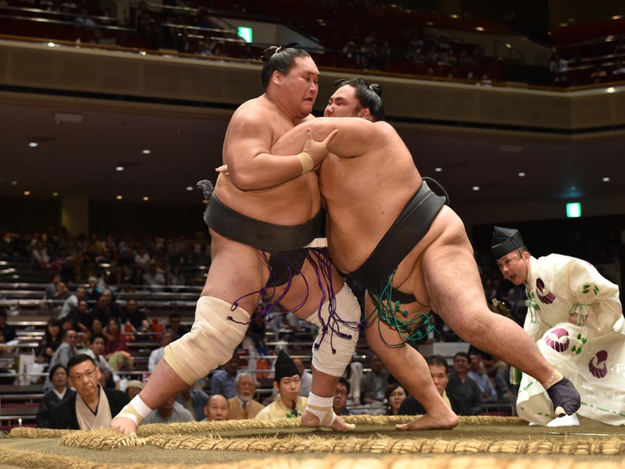 アマダ　相撲　大関　千代の富士　写真　最終値引 Amazon.co.jp: NHKスペシャル 横綱 千代の富士 前人未到1045勝の