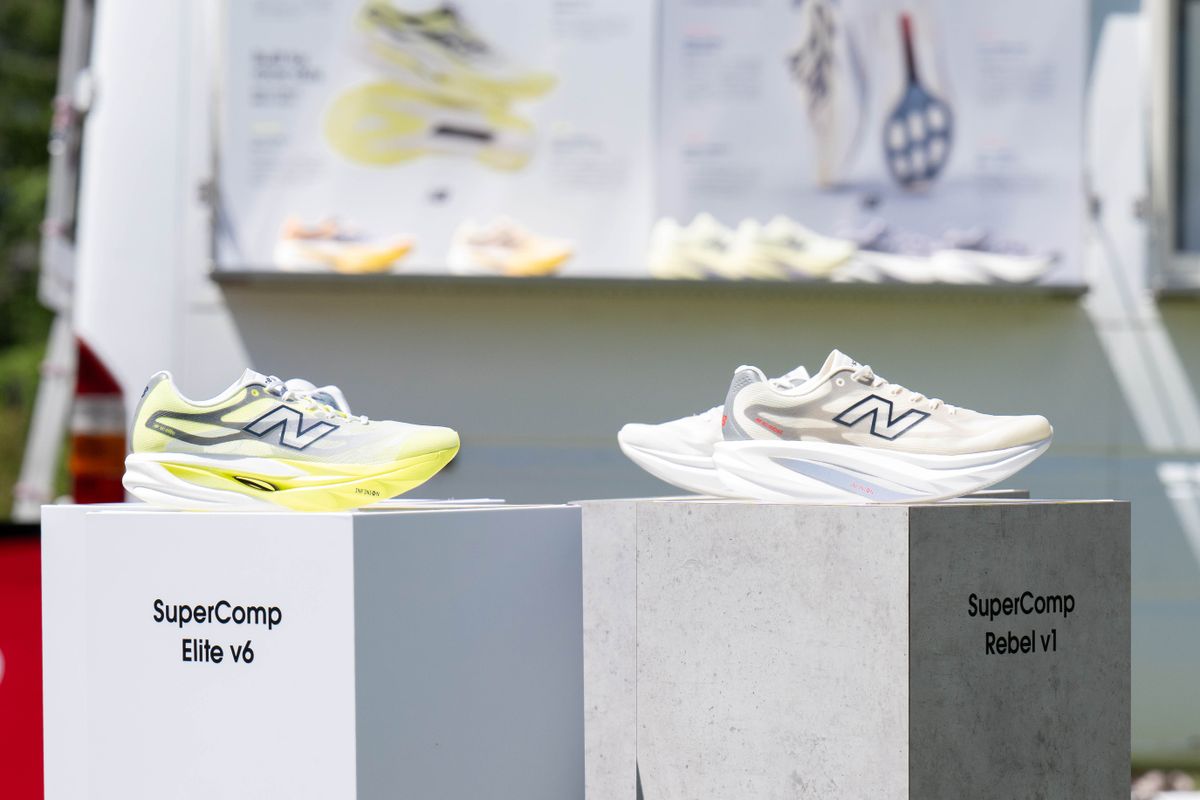 写真左が「SuperComp Elite v6」、右が「SuperComp Rebel v1」（写真／幡原裕治）