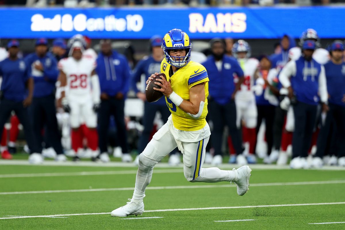 【ラムズ vs ジャイアンツ】パス4TDで、NFL歴代6位のTDパス427本となったQBスタフォード= Grtty Images
