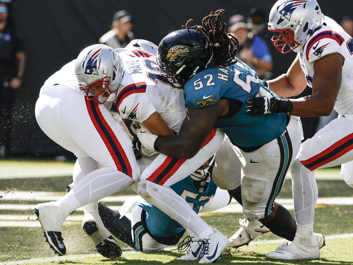 【ジャガーズ vs ペイトリオッツ】3試合でパス1TD6INTと絶不調のペイトリオッツQBメイ。この日もジャガーズに完敗した＝Getty Images