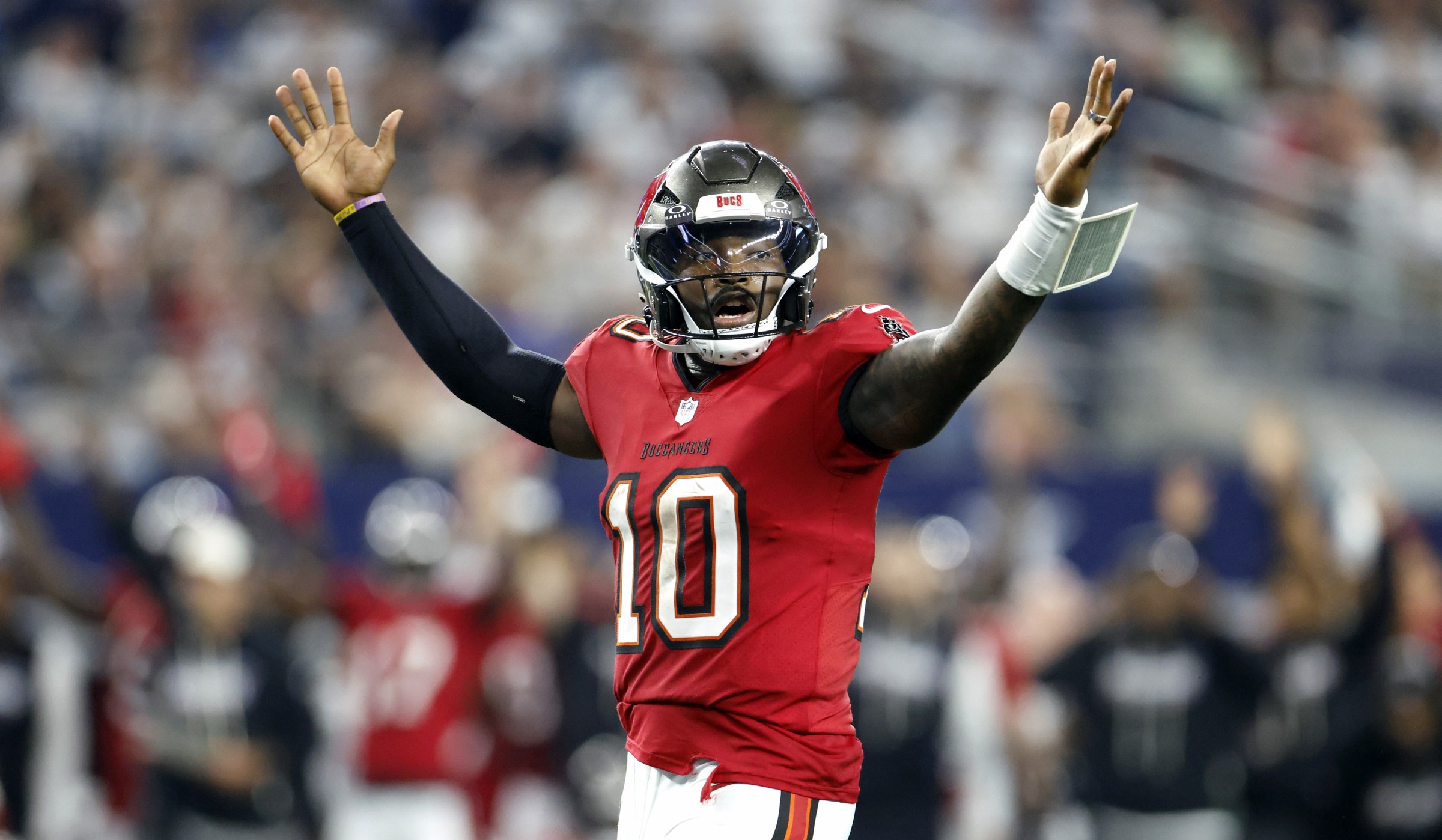 NFL】ルーキーQBダニエルズが、プライムタイムゲームでカウボーイズを